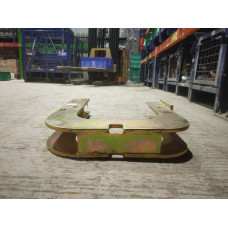 HOIST SUSPENSION ARM-UQCU133170A